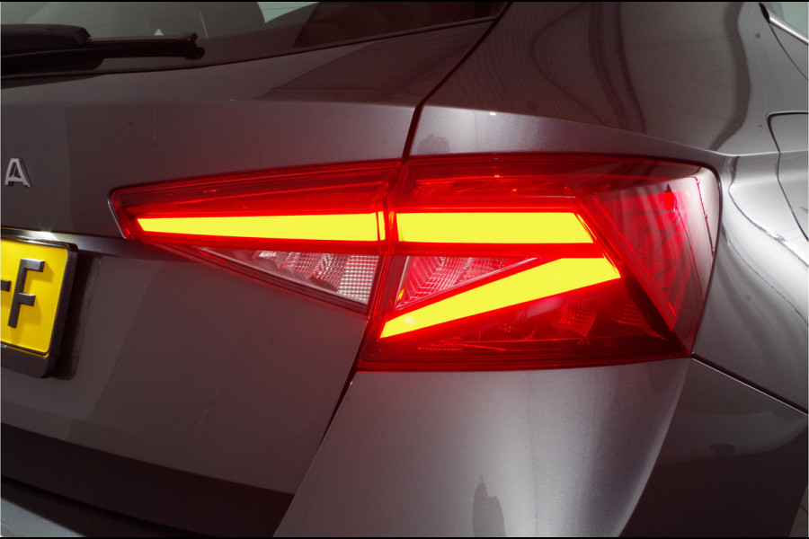 Škoda Fabia 1.0 TSI Selection 96pk > Camera/cruise/stoelverwarming/sfeerverlichting...  | 8542 |
