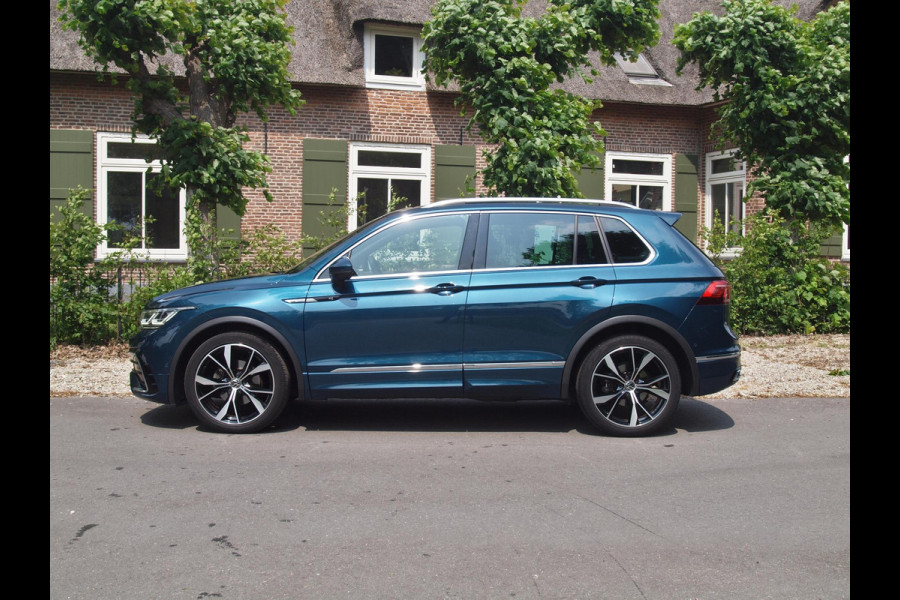 Volkswagen Tiguan 1.5 TSI R-Line Business+ | 360° Camera | Panoramadak | IQ Light | NL-Auto | Harman Kardon |