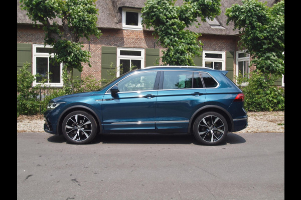 Volkswagen Tiguan 1.5 TSI R-Line Business+ | 360° Camera | Panoramadak | IQ Light | NL-Auto | Harman Kardon |