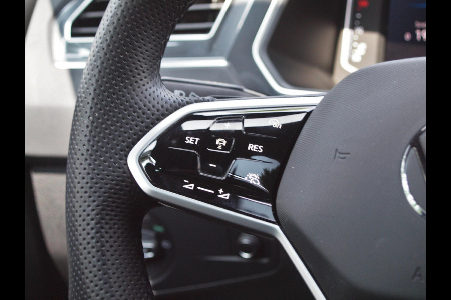 Volkswagen Tiguan 1.5 TSI R-Line Business+ | 360° Camera | Panoramadak | IQ Light | NL-Auto | Harman Kardon |