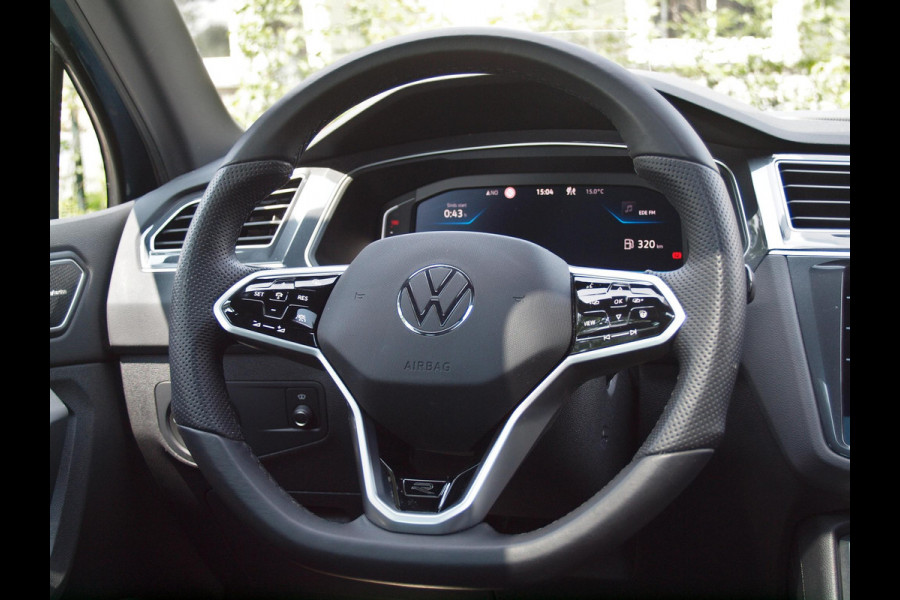 Volkswagen Tiguan 1.5 TSI R-Line Business+ | 360° Camera | Panoramadak | IQ Light | NL-Auto | Harman Kardon |