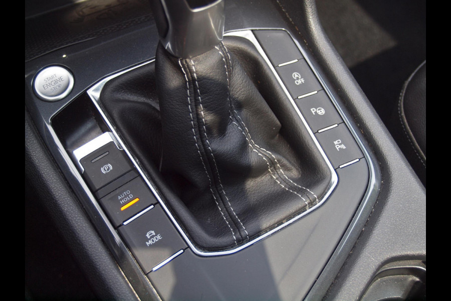 Volkswagen Tiguan 1.5 TSI R-Line Business+ | 360° Camera | Panoramadak | IQ Light | NL-Auto | Harman Kardon |