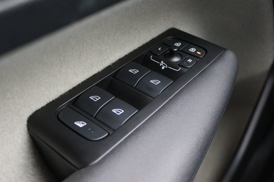 Volvo XC40 1.5 T5 Recharge Inscription Leer, ACC, Virtual Cockpit, Apple Carplay, Camera, LED, PDC