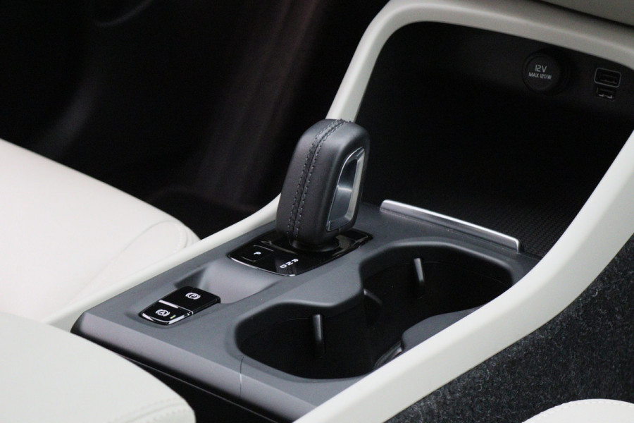 Volvo XC40 1.5 T5 Recharge Inscription Leer, ACC, Virtual Cockpit, Apple Carplay, Camera, LED, PDC