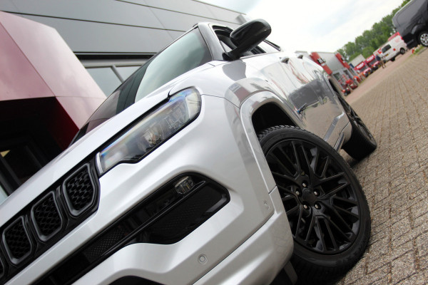 Jeep Compass 4xe 240 Plug-in Hybrid Electric S | Winterpack | Lederen bekleding | 19" lichtmetalen velgen | Apple/Android Carplay