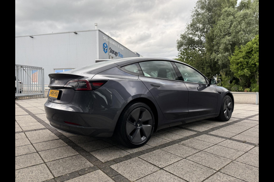 Tesla Model 3 Range Plus RWD | Autopilot | Panorama | Leder |