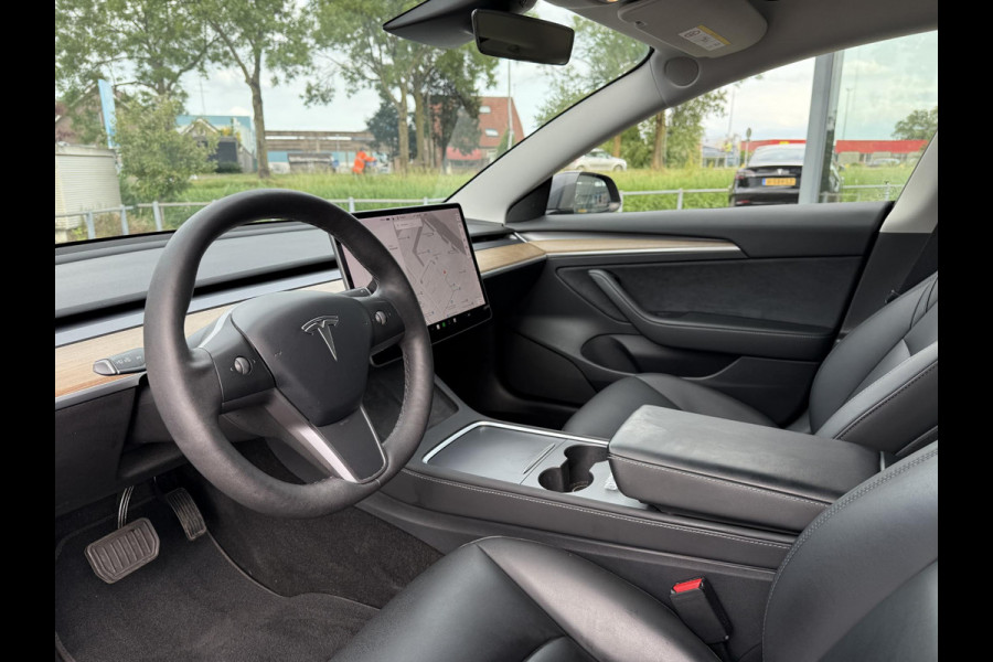 Tesla Model 3 Range Plus RWD | Autopilot | Panorama | Leder |