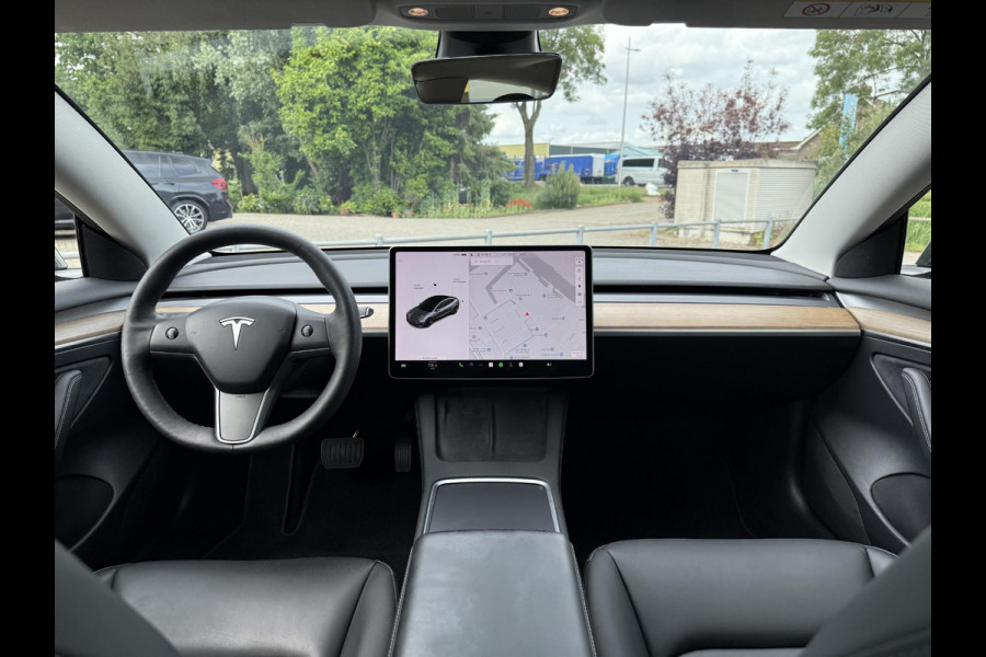 Tesla Model 3 Range Plus RWD | Autopilot | Panorama | Leder |