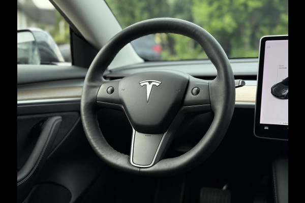 Tesla Model 3 Range Plus RWD | Autopilot | Panorama | Leder |