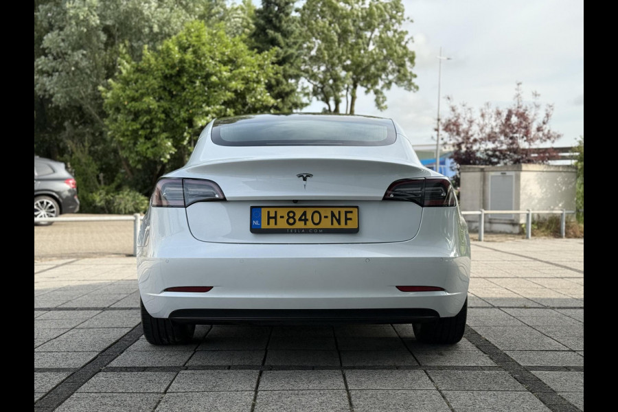 Tesla Model 3 Range Plus RWD | Autopilot | Panorama | Leder |