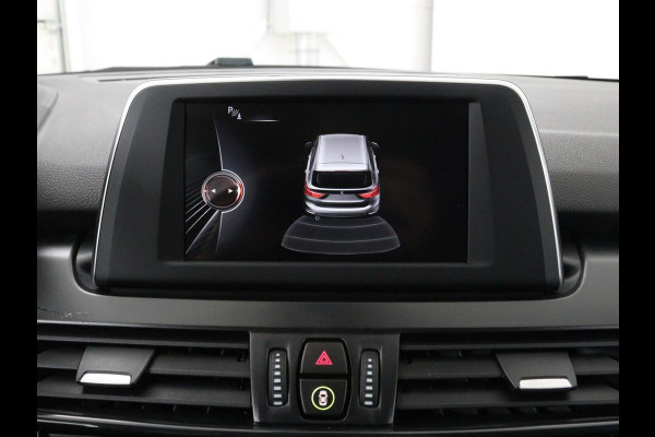 BMW 2 Serie Gran Tourer 218d Advantage | Sportstoelen | Stoelverwarming | Navigatie | Bluetooth | Parkeerhulp | Climate control | Cruise control