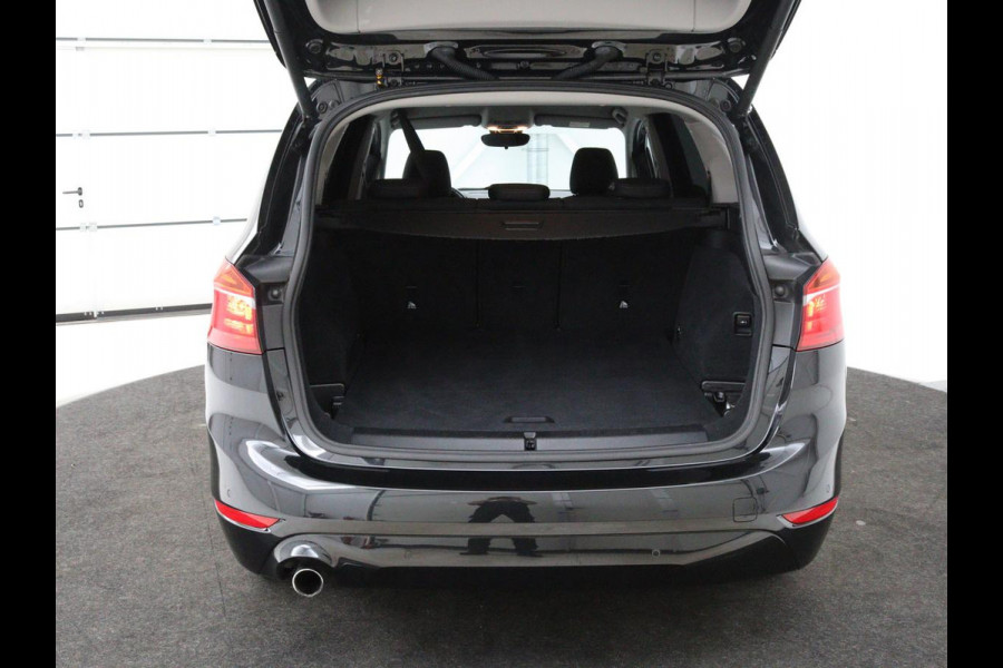 BMW 2 Serie Gran Tourer 218d Advantage | Sportstoelen | Stoelverwarming | Navigatie | Bluetooth | Parkeerhulp | Climate control | Cruise control