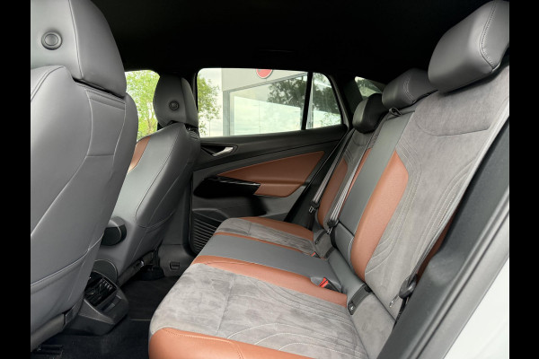 Volkswagen ID.4 First 77 kWh Navi | Camera | ECC