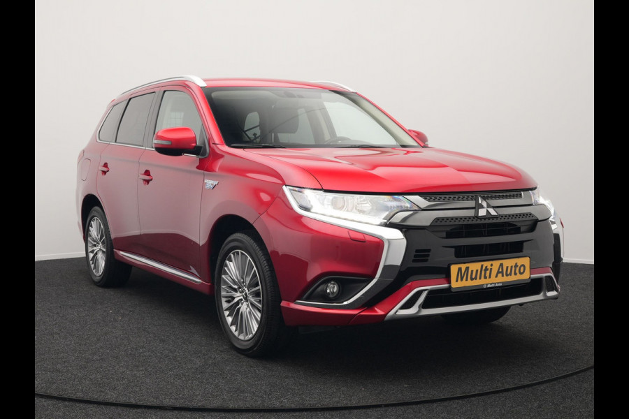 Mitsubishi Outlander 2.4 Intense Plug In Hybrid 225pk Dealer O.H. PHEV | Alcantara Sportstoelen | Trekhaak Afneembaar | Navigatie | Camera | Apple Carplay | DAB | L.M. 18" | Climate Control | Cruise Control | Stoelverwarming |