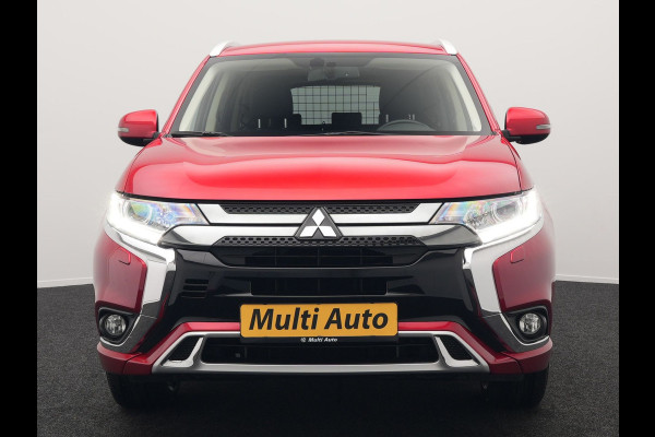 Mitsubishi Outlander 2.4 Intense Plug In Hybrid 225pk Dealer O.H. PHEV | Alcantara Sportstoelen | Trekhaak Afneembaar | Navigatie | Camera | Apple Carplay | DAB | L.M. 18" | Climate Control | Cruise Control | Stoelverwarming |
