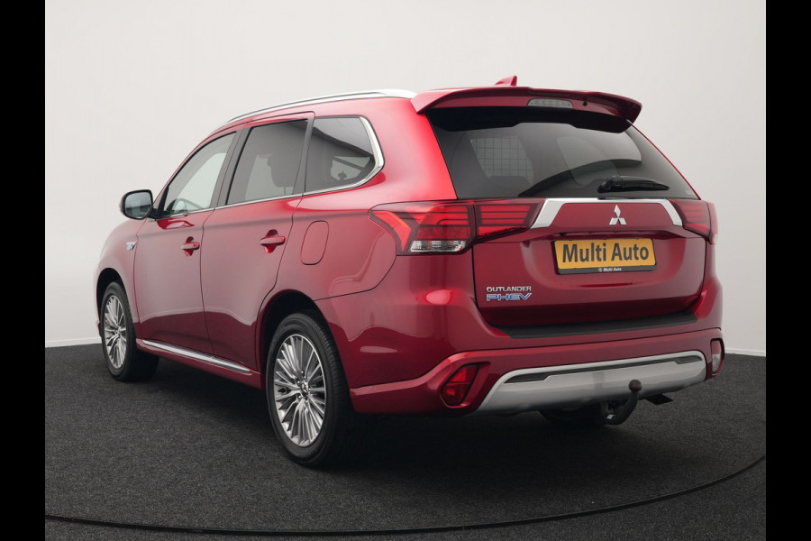 Mitsubishi Outlander 2.4 Intense Plug In Hybrid 225pk Dealer O.H. PHEV | Alcantara Sportstoelen | Trekhaak Afneembaar | Navigatie | Camera | Apple Carplay | DAB | L.M. 18" | Climate Control | Cruise Control | Stoelverwarming |