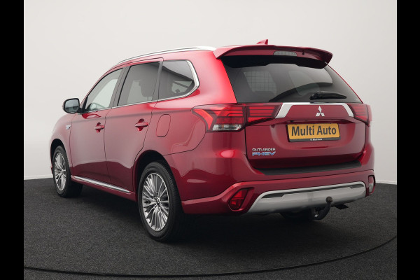 Mitsubishi Outlander 2.4 Intense Plug In Hybrid 225pk Dealer O.H. PHEV | Alcantara Sportstoelen | Trekhaak Afneembaar | Navigatie | Camera | Apple Carplay | DAB | L.M. 18" | Climate Control | Cruise Control | Stoelverwarming |