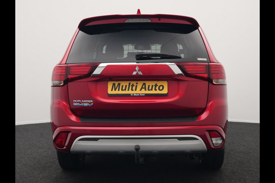 Mitsubishi Outlander 2.4 Intense Plug In Hybrid 225pk Dealer O.H. PHEV | Alcantara Sportstoelen | Trekhaak Afneembaar | Navigatie | Camera | Apple Carplay | DAB | L.M. 18" | Climate Control | Cruise Control | Stoelverwarming |