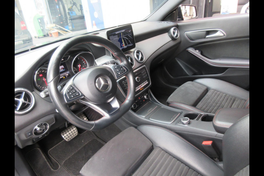 Mercedes-Benz CLA-Klasse 200 AMG Automaat Xenon Led Navi Leer