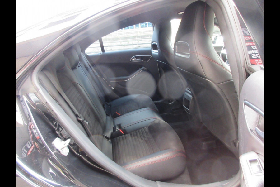Mercedes-Benz CLA-Klasse 200 AMG Automaat Xenon Led Navi Leer
