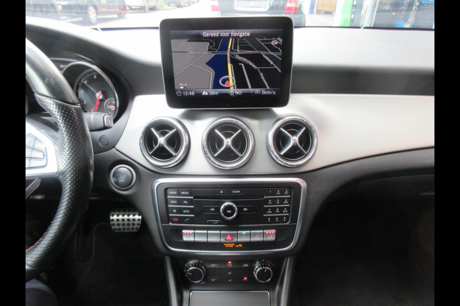 Mercedes-Benz CLA-Klasse 200 AMG Automaat Xenon Led Navi Leer