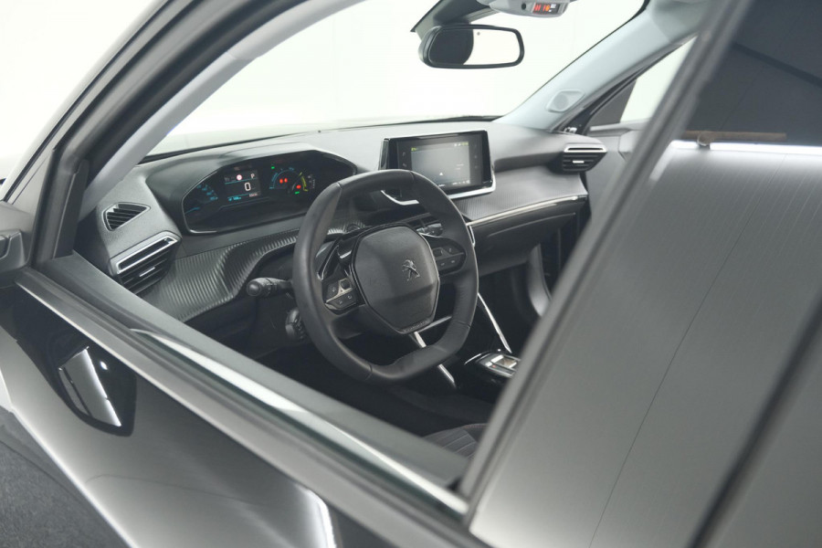 Peugeot e-2008 EV Active Pack 50 kWh | Camera | Navigatie | Parkeersensoren | Climate Control