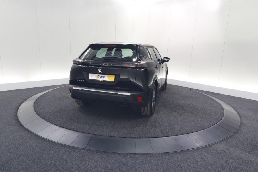 Peugeot e-2008 EV Active Pack 50 kWh | Camera | Navigatie | Parkeersensoren | Climate Control