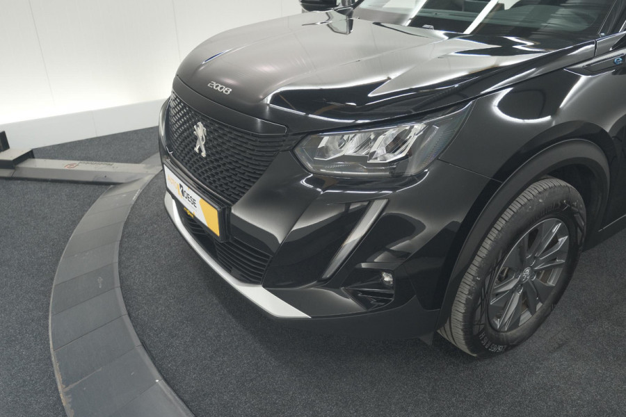 Peugeot e-2008 EV Active Pack 50 kWh | Camera | Navigatie | Parkeersensoren | Climate Control