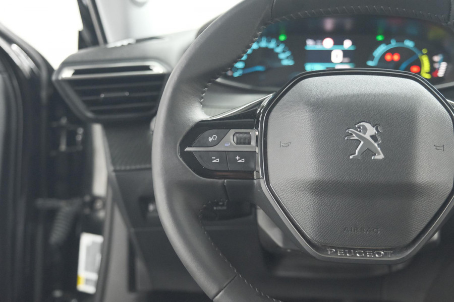 Peugeot e-2008 EV Active Pack 50 kWh | Camera | Navigatie | Parkeersensoren | Climate Control