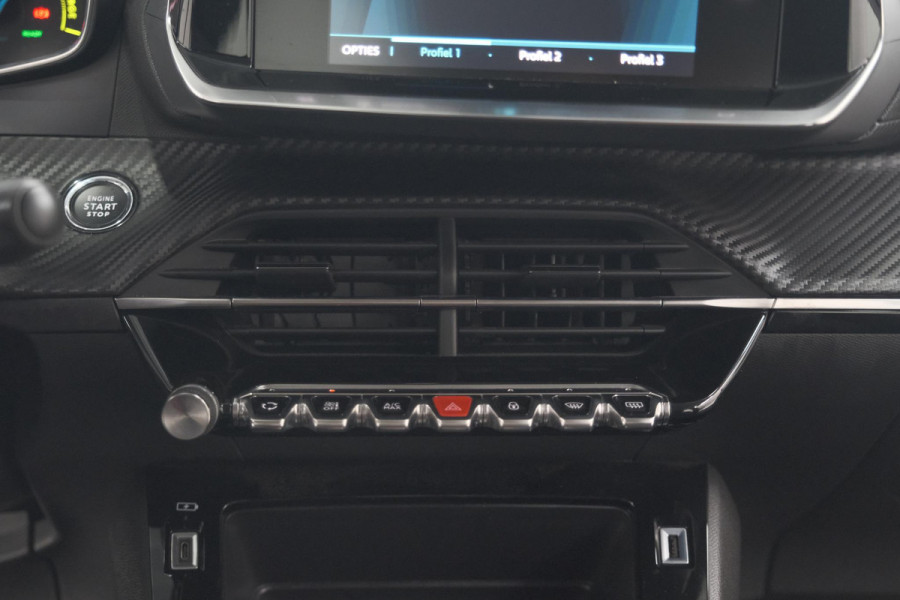 Peugeot e-2008 EV Active Pack 50 kWh | Camera | Navigatie | Parkeersensoren | Climate Control