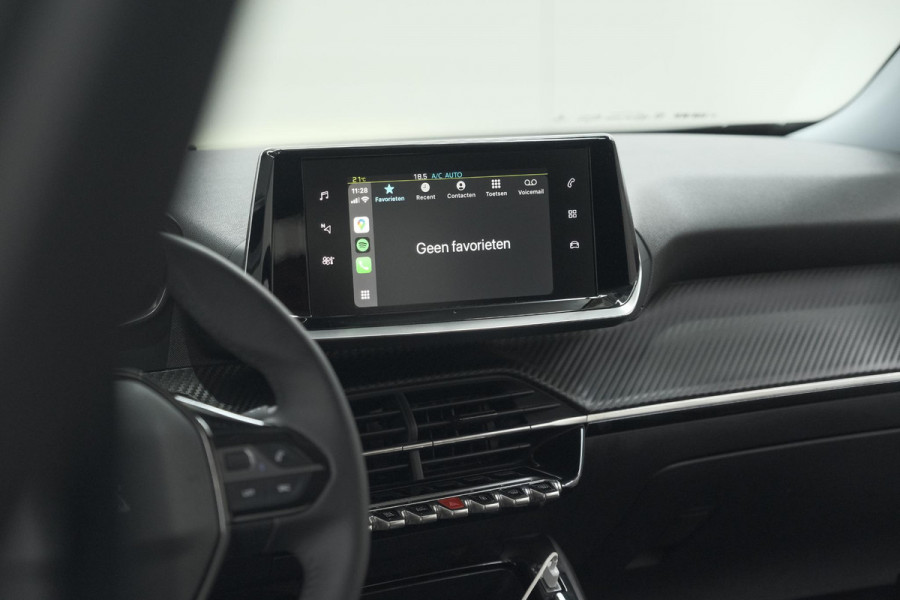 Peugeot e-2008 EV Active Pack 50 kWh | Camera | Navigatie | Parkeersensoren | Climate Control