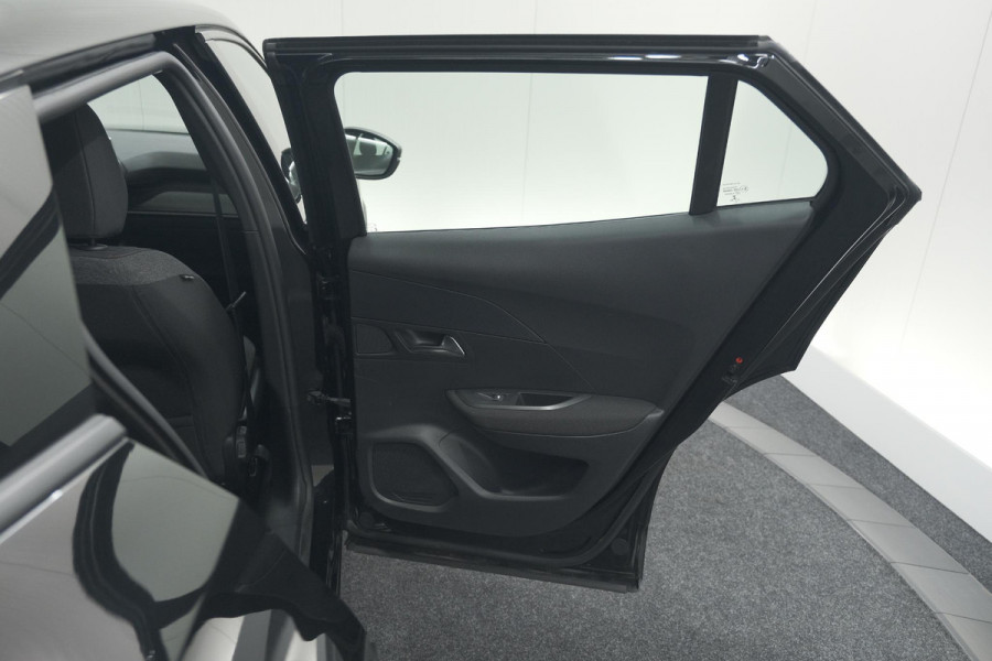 Peugeot e-2008 EV Active Pack 50 kWh | Camera | Navigatie | Parkeersensoren | Climate Control