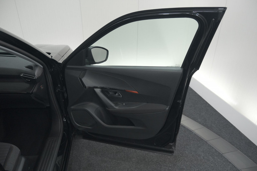 Peugeot e-2008 EV Active Pack 50 kWh | Camera | Navigatie | Parkeersensoren | Climate Control