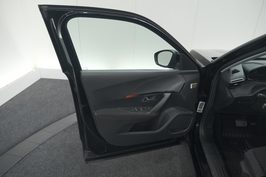Peugeot e-2008 EV Active Pack 50 kWh | Camera | Navigatie | Parkeersensoren | Climate Control
