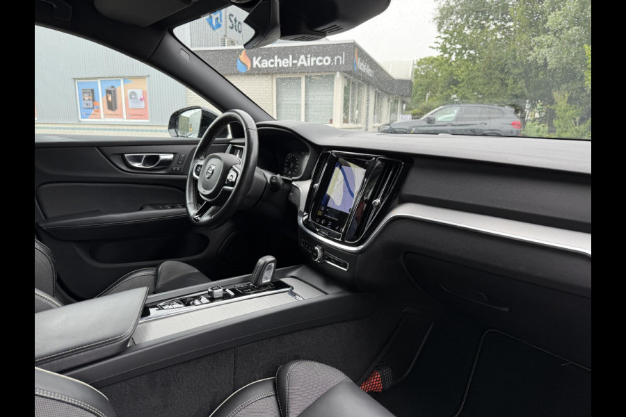 Volvo V60 2.0 B4 Aut. R-Design | Navi | Camera | Trekhaak | Memory |