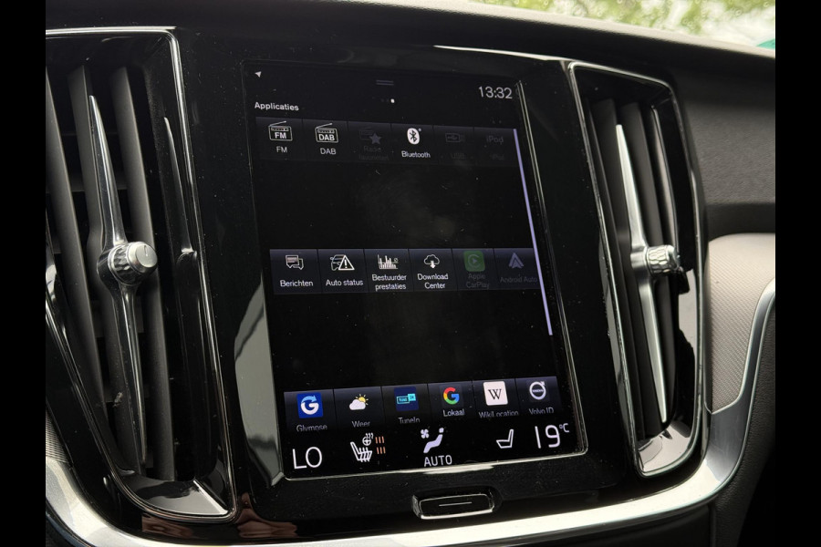 Volvo V60 2.0 B4 Aut. R-Design | Navi | Camera | Trekhaak | Memory |