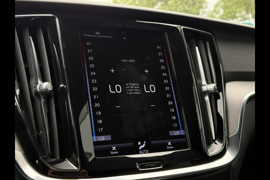 Volvo V60 2.0 B4 Aut. R-Design | Navi | Camera | Trekhaak | Memory |