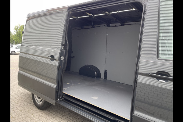 Volkswagen Crafter 35 2.0 TDI 140pk L3H2 Comfortline / vaste prijs rijklaar € 21.950 ex btw / lease vanaf € / airco / cruise / navi / achteruit rijcamera / euro 6 / bpm vrij !