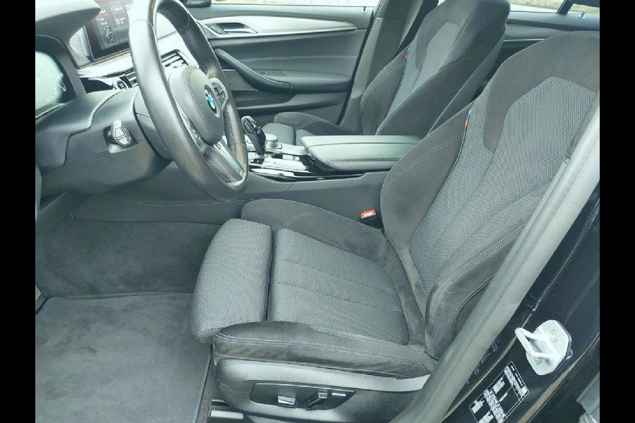 BMW 5 Serie 530i High Executive Edition M-Sport pakket virtueel, navigatie, sportstoelen