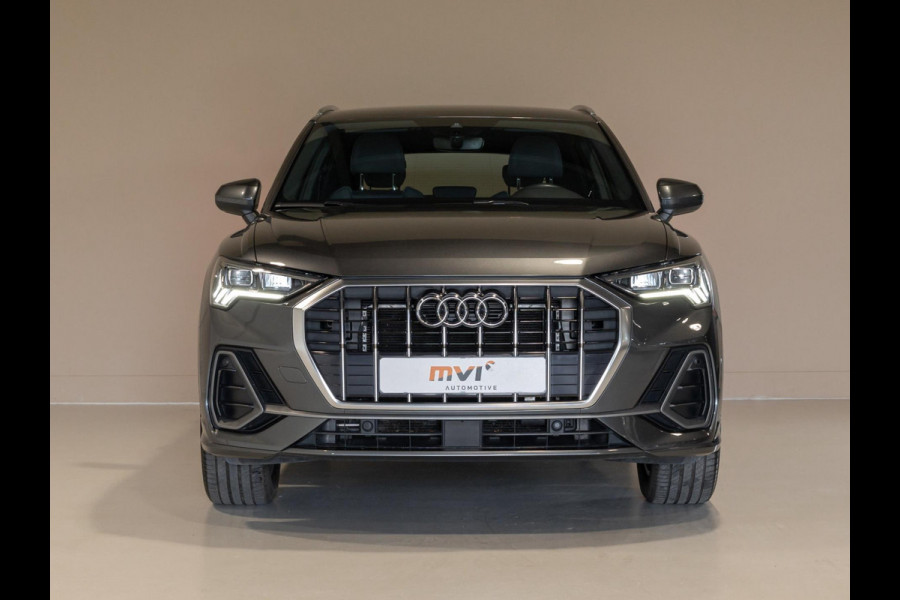 Audi Q3 35 TFSI 2x S-Line / 150pk / Trekhaak / Keyless entry / Stoelverwarming /