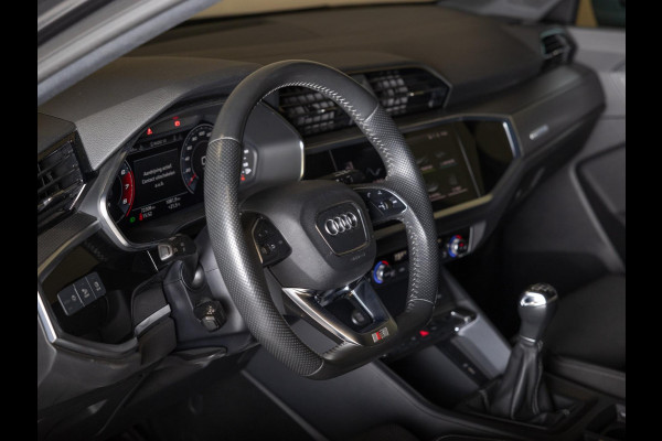 Audi Q3 35 TFSI 2x S-Line / 150pk / Trekhaak / Keyless entry / Stoelverwarming /