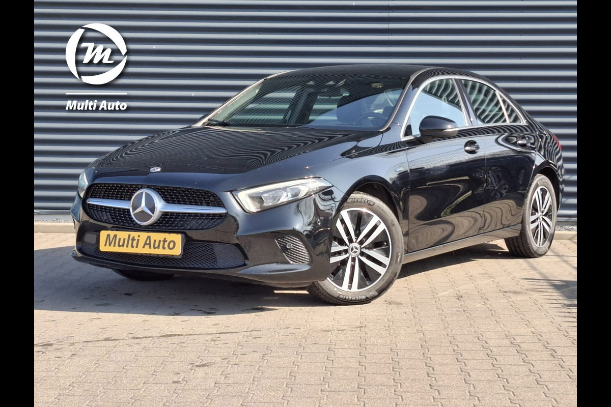 Mercedes-Benz A-Klasse 250 e Plug in Hybrid PHEV | Widescreen Navi | Sfeerverlichting | Apple Carplay | Sportstoelen Verwarmd | Navigatie | DAB | Cruise Control | Mercedes-Benz A-Klasse 250 e Plug in Hybrid PHEV | Widescreen Navi | Sfeerverlichting | Apple Carplay | Sportstoelen Verwarmd | Navigatie | DAB | Cruise Control |