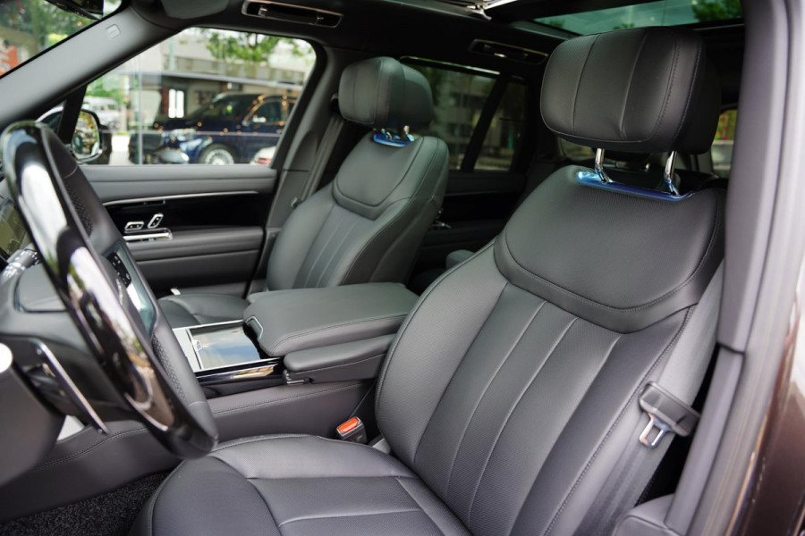 Land Rover Range Rover P 550 E Autobiography SVO Tourmaline Brown NU BINNEN