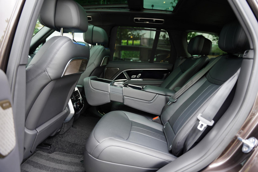 Land Rover Range Rover P 550 E Autobiography SVO Tourmaline Brown NU BINNEN
