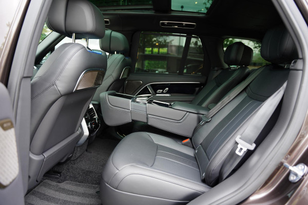 Land Rover Range Rover P 550 E Autobiography SVO Tourmaline Brown NU BINNEN