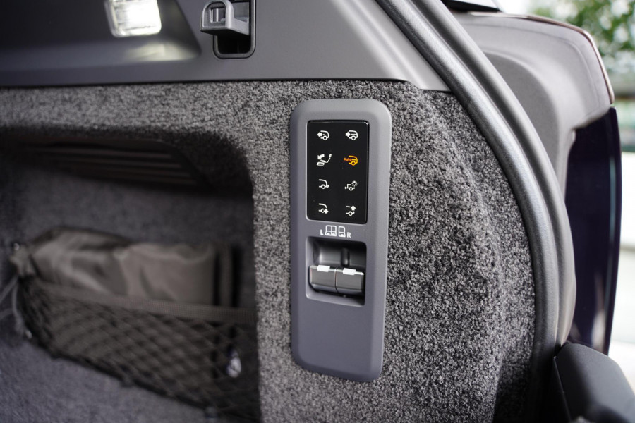 Land Rover Range Rover P 550 E Autobiography SVO Tourmaline Brown NU BINNEN