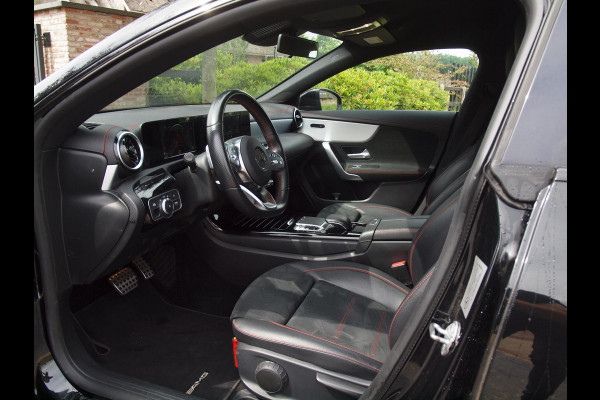 Mercedes-Benz CLA-Klasse 180 Premium Plus | Amg-Pakket | Camera | Apple Carplay | Cruise Control | Nieuw Model |