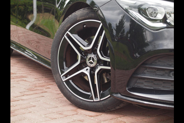 Mercedes-Benz CLA-Klasse 180 Premium Plus | Amg-Pakket | Camera | Apple Carplay | Cruise Control | Nieuw Model |