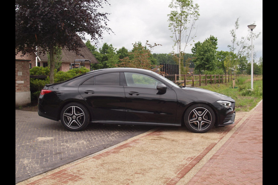 Mercedes-Benz CLA-Klasse 180 Premium Plus | Amg-Pakket | Camera | Apple Carplay | Cruise Control | Nieuw Model |