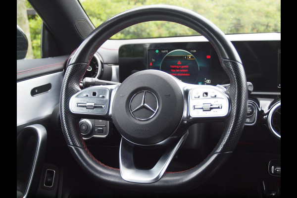 Mercedes-Benz CLA-Klasse 180 Premium Plus | Amg-Pakket | Camera | Apple Carplay | Cruise Control | Nieuw Model |